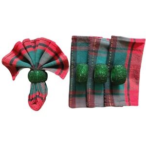 4 Pier 1 Green Glass Beaded Napkin Rings with 4 Christmas Plaid Dinner Napkins